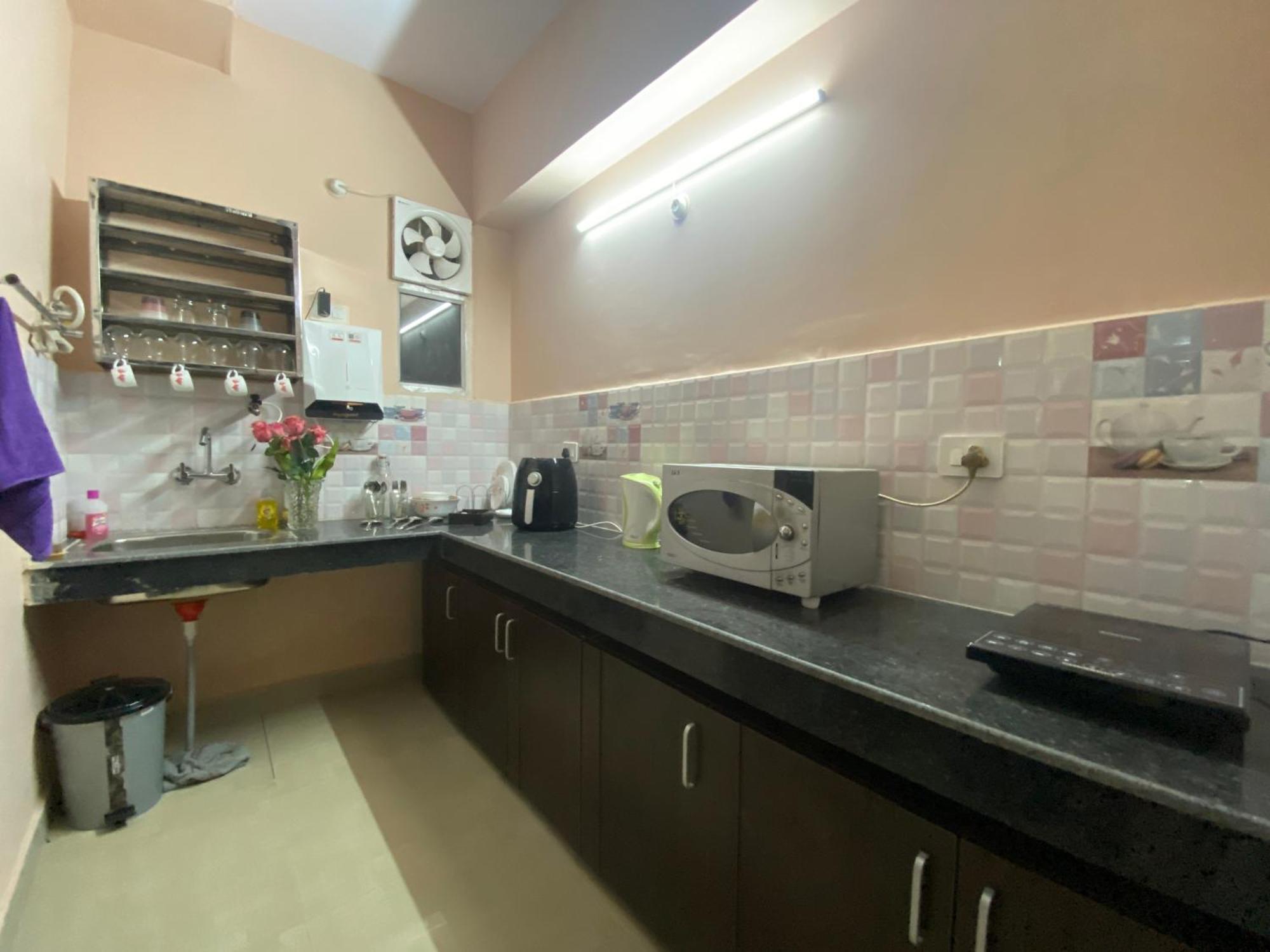 Rishi Apartment *